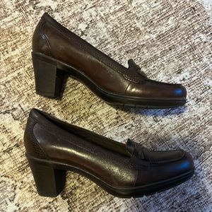 Clarks Women's Leather Heels Size 7.5M